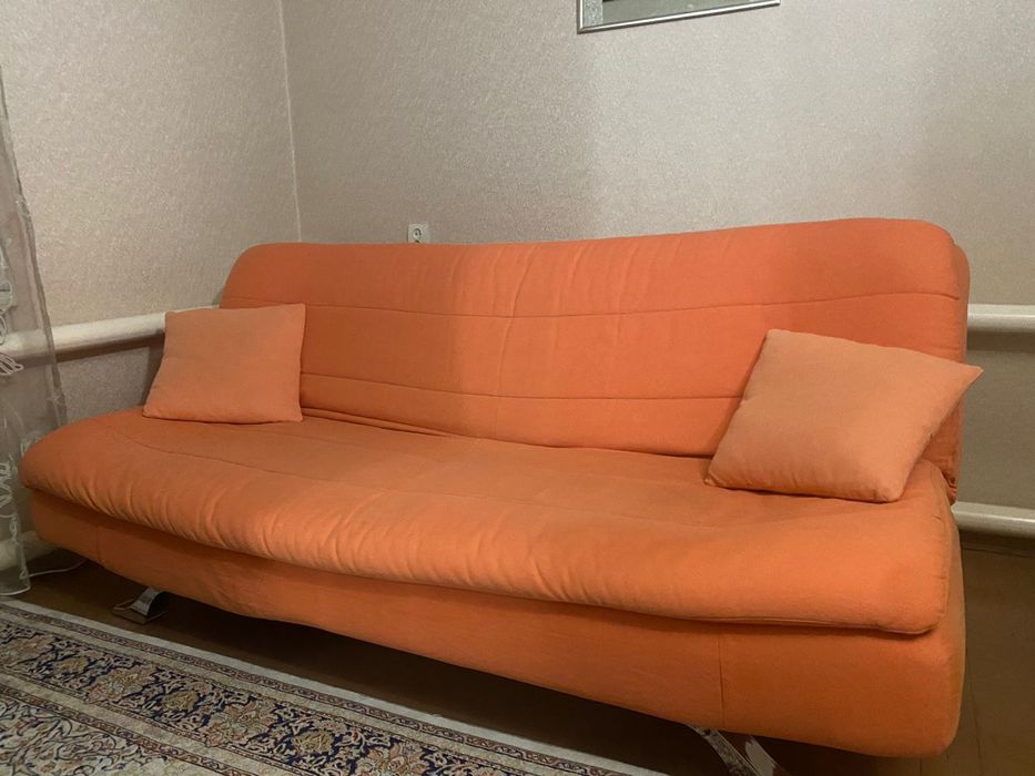 Срочно продам диван
