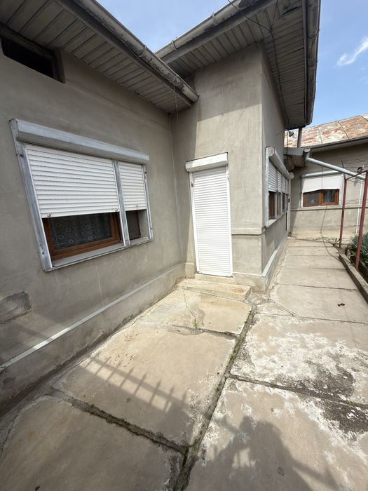 Casa zona teatrul de vara