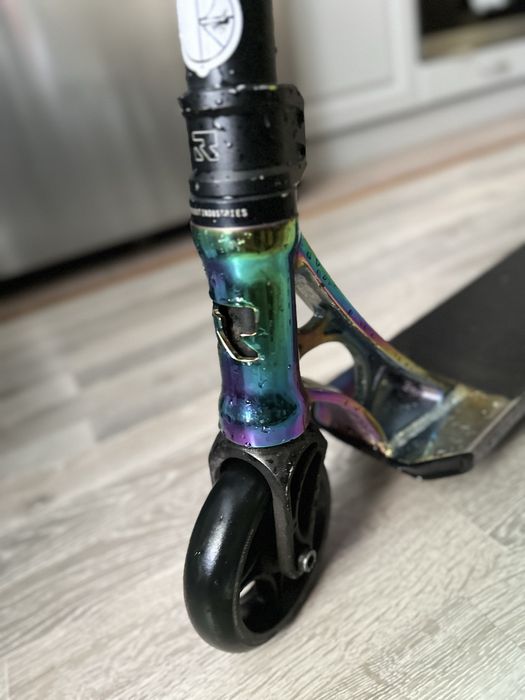 Трюковой самокат Root Industries