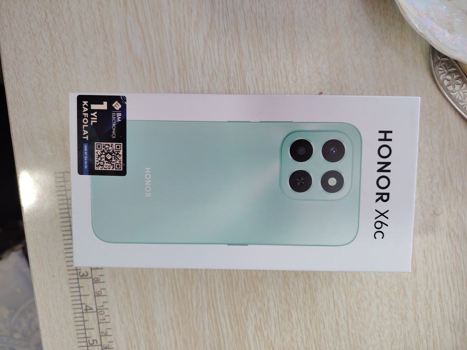 Продается новый смартфон Honor x6c