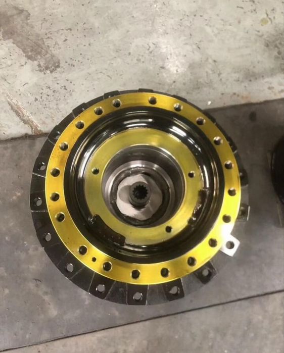 Редуктор хода CAT 330GC бортовая