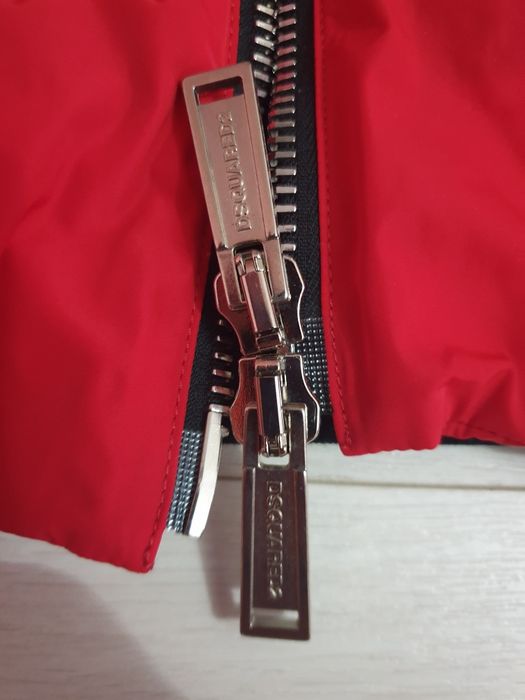 Vand geaca DSQUARED2 ORIGINALA cu factura