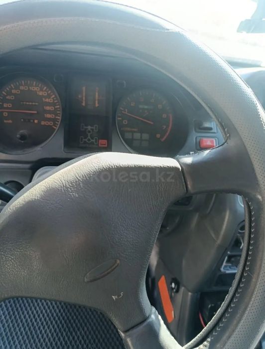 Продам бензиновый Паджеро 2