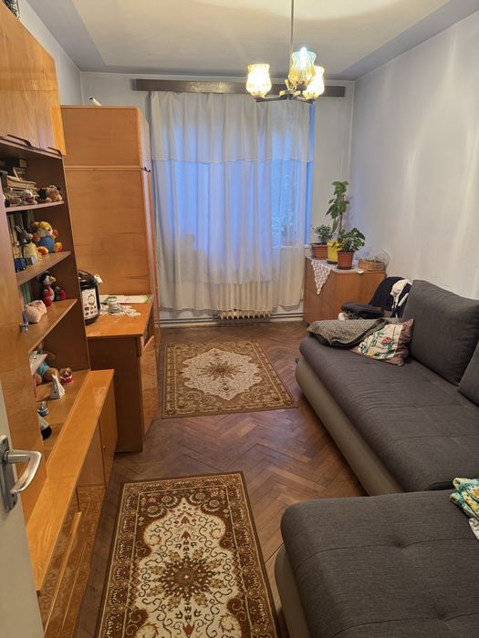 Vand apartament 3 camere