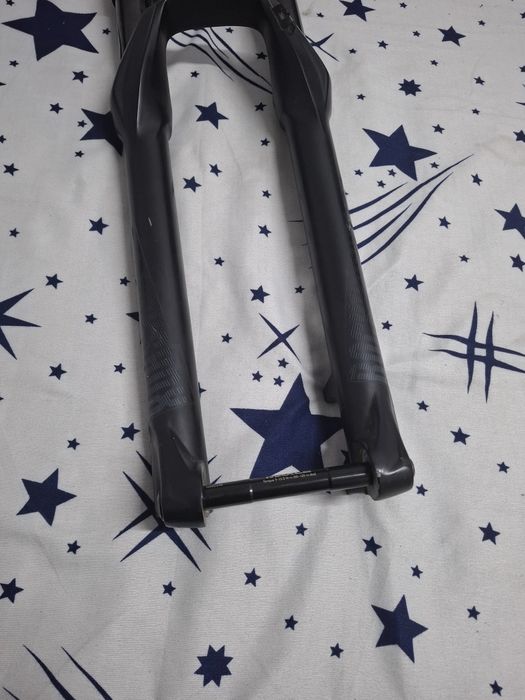 Vînd furca rockshox