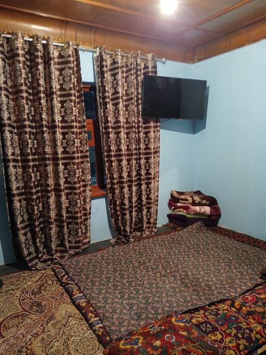 Бектемир тумани.1.7соток 3хона.ошхона,хаммоми бор.