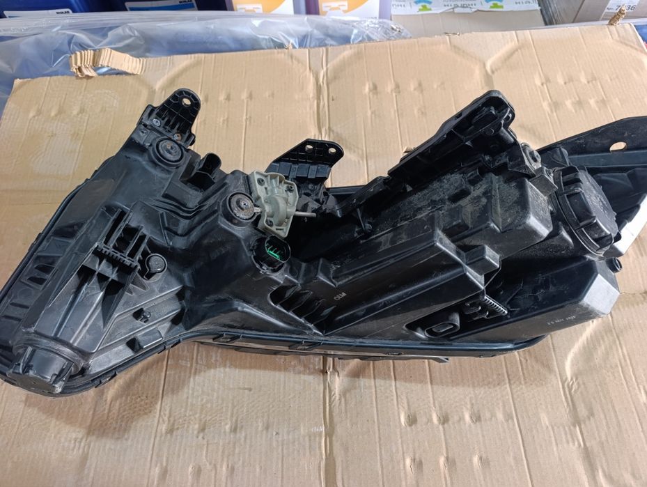 Фара правый стороне Кия карнавал