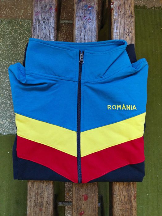Ținută sportivă militară de armată (Trening), varianta nouă, cu adidași, mărime S-M