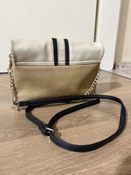 Оригинална дамска чанта GUESS