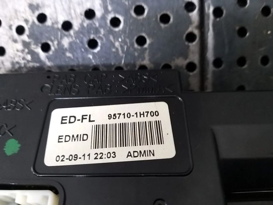 Display afisaj bord kia ceed 1 957101h700
