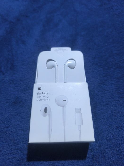 Iphone слушалки.