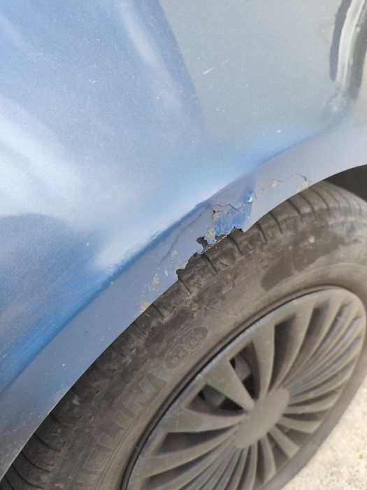 Vand Golf 5 1.9 TDI (problema cu volanta, zgariata)