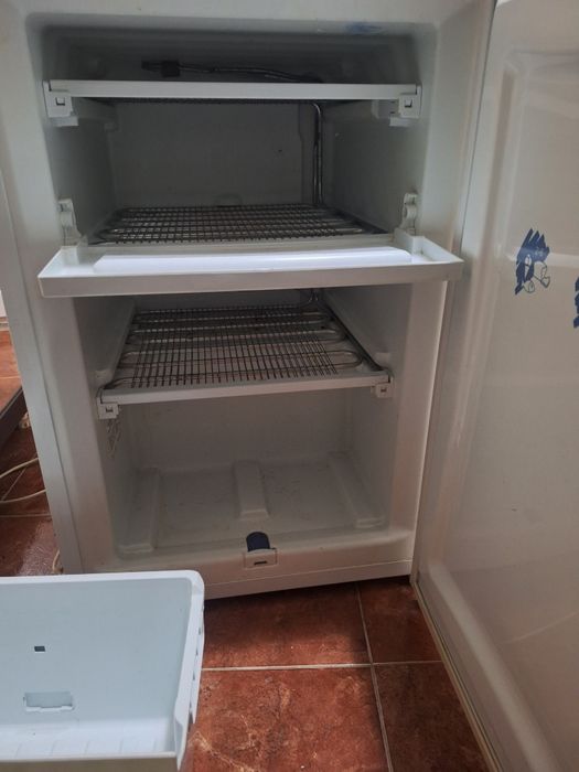 Продавам  фризер