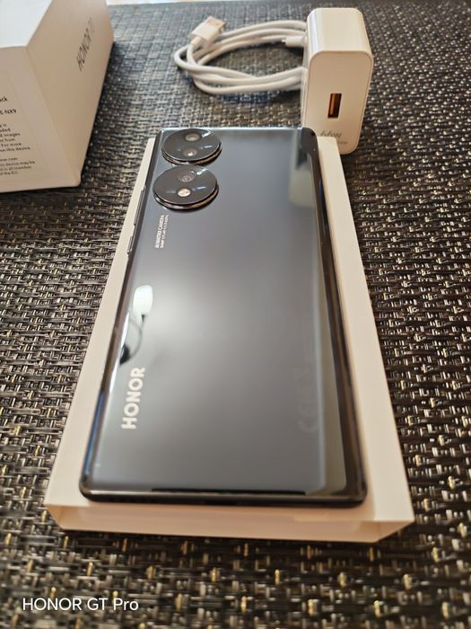 HONOR 70, 8/128 гб.