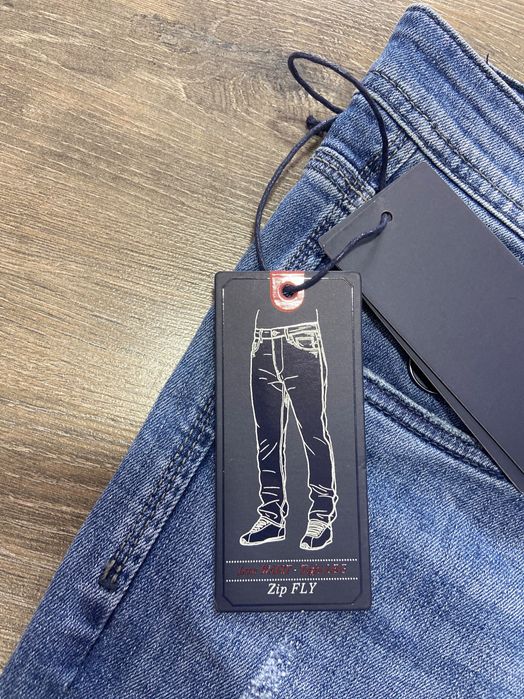 Джинсы мужские. Armani 32/34