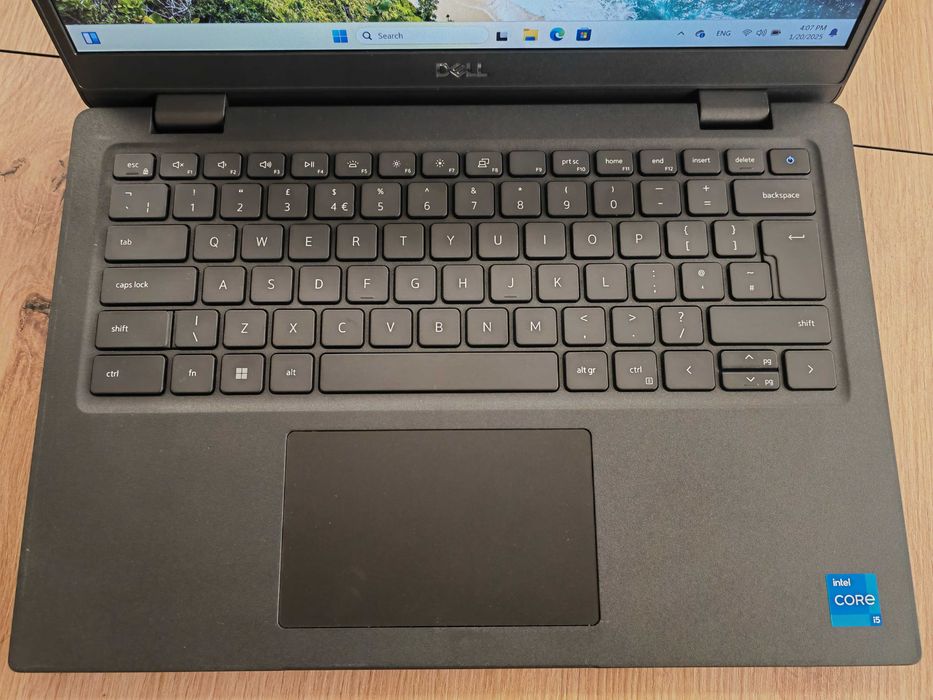 Бизнес лаптоп Dell Latitude 3420 с i5-1135G7 и 14'' FHD 256 GB SSD 8GB