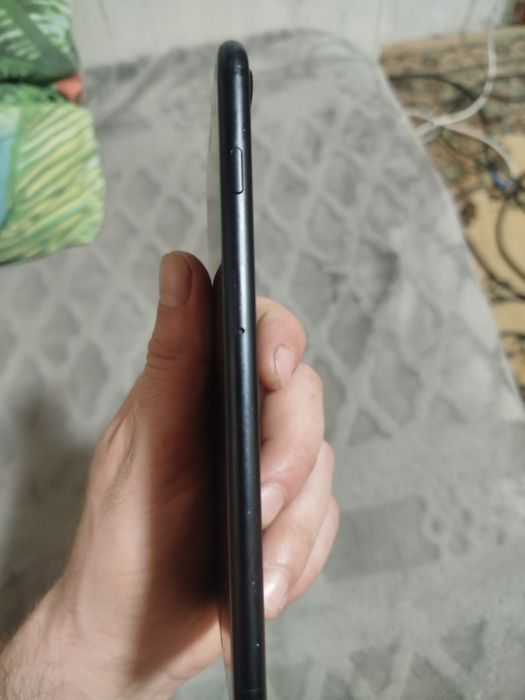 Продам айфон 7 плюс