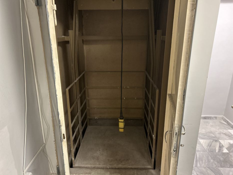 Дава се под наем Офис в Бургас, Център - 325 кв.м за 3000 € - Снимка #8