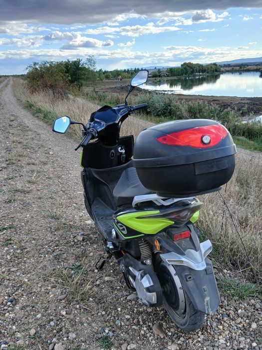 De vanzare scuter electric
