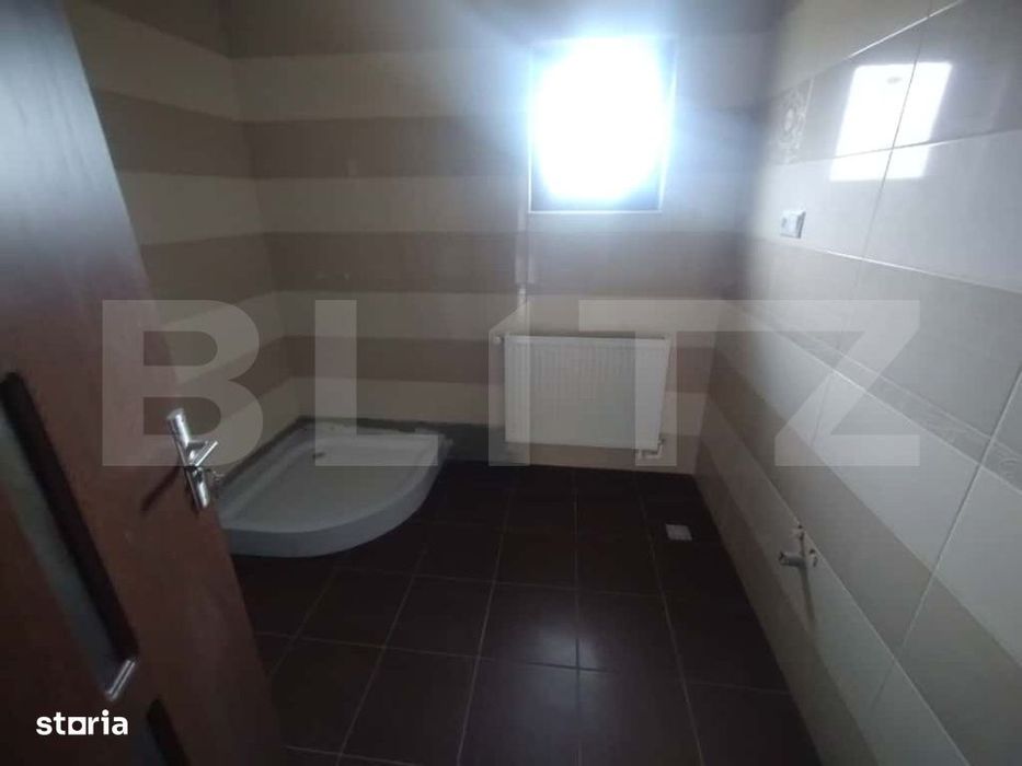 Casa de 140 mp, pe 2 nivele, 4 camere, oras Beclean