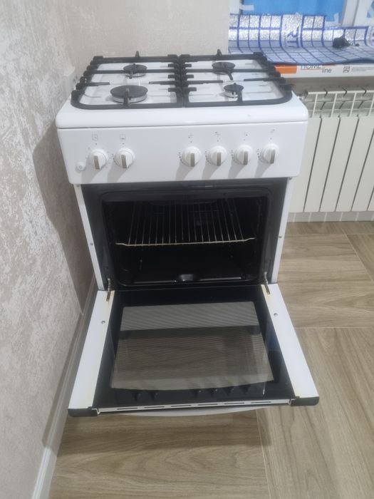 Газовая плита Delux