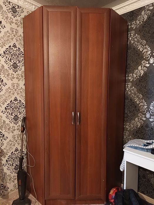 Продам угловой шкаф