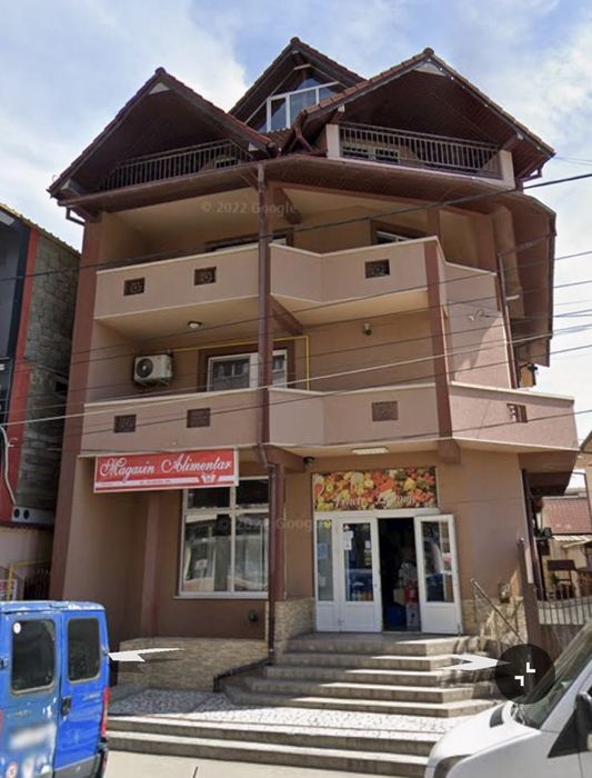 Spațiu comercial Filiași CENTRAL – parter – lângă piață – vad excelent