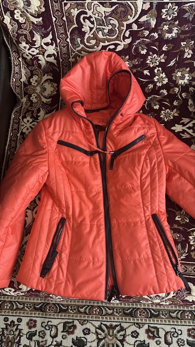 Продам куртку состояние нового