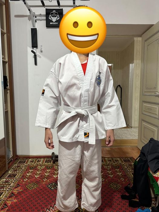 Продаю комплект на таэквондо