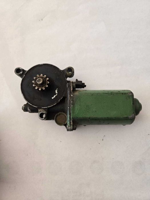 Motoras electric vant combina John Deere