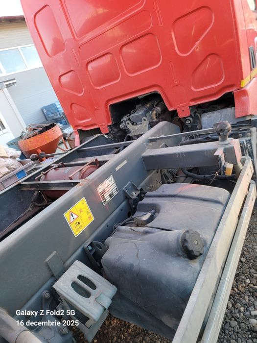 Renault Trucks Midlum an 2006 Basculabil 3 parti  pe cutie