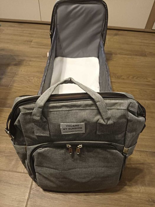 Rucsac 2 în 1 cu pat de bebe pliabil – ideal pentru călătorii