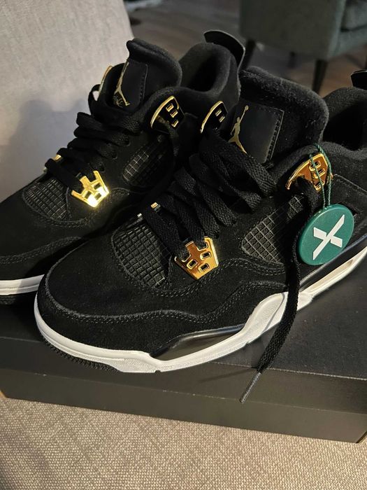 Jordan 4 retro royalty