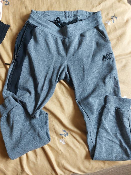 Bustiere si pantaloni de sport