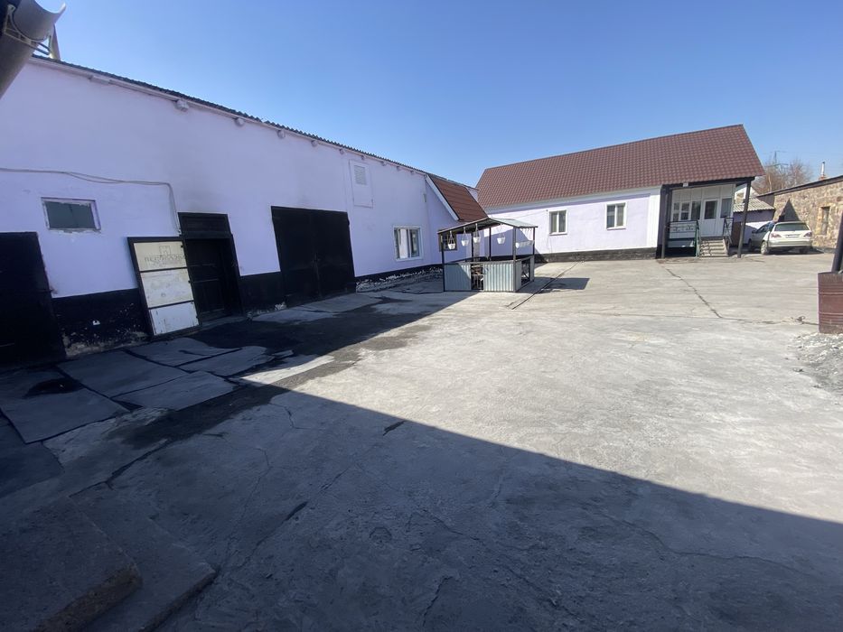 Продаются два дома с магазином