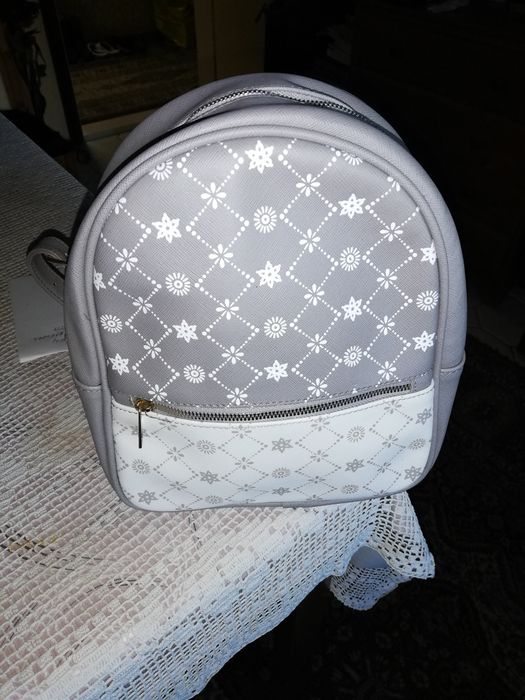 Свежа и удобна раница