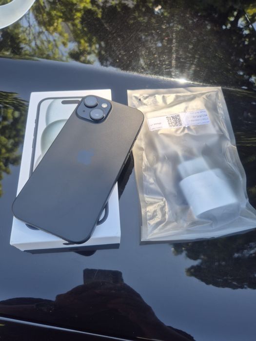 Vand iphone 15 impecabil
