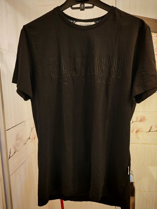 Vând tricou galvanni