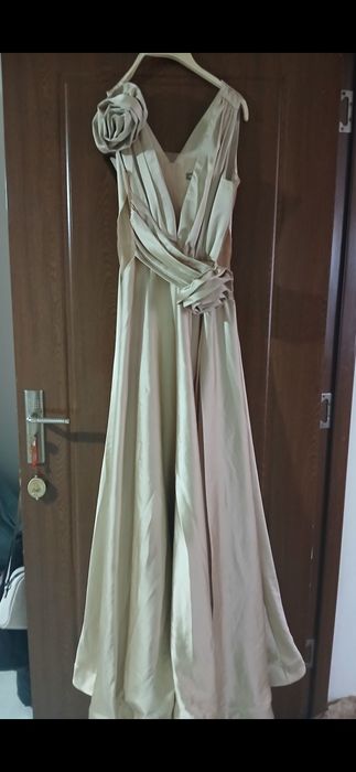 Rochie de vanzare eleganta   pt .orice petrecere stare bună  pret 600 lei