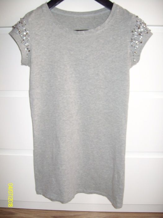 Къси ризки и тениска с камъни и шипове - 10 лв
