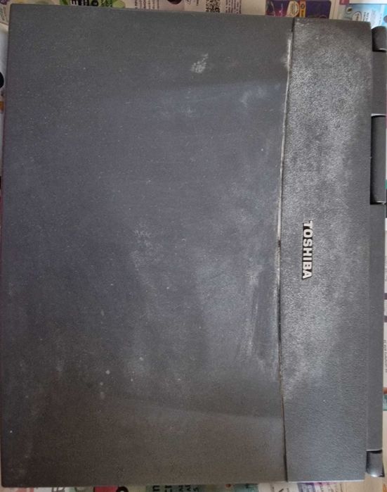 Лаптоп Toshiba сив цвят