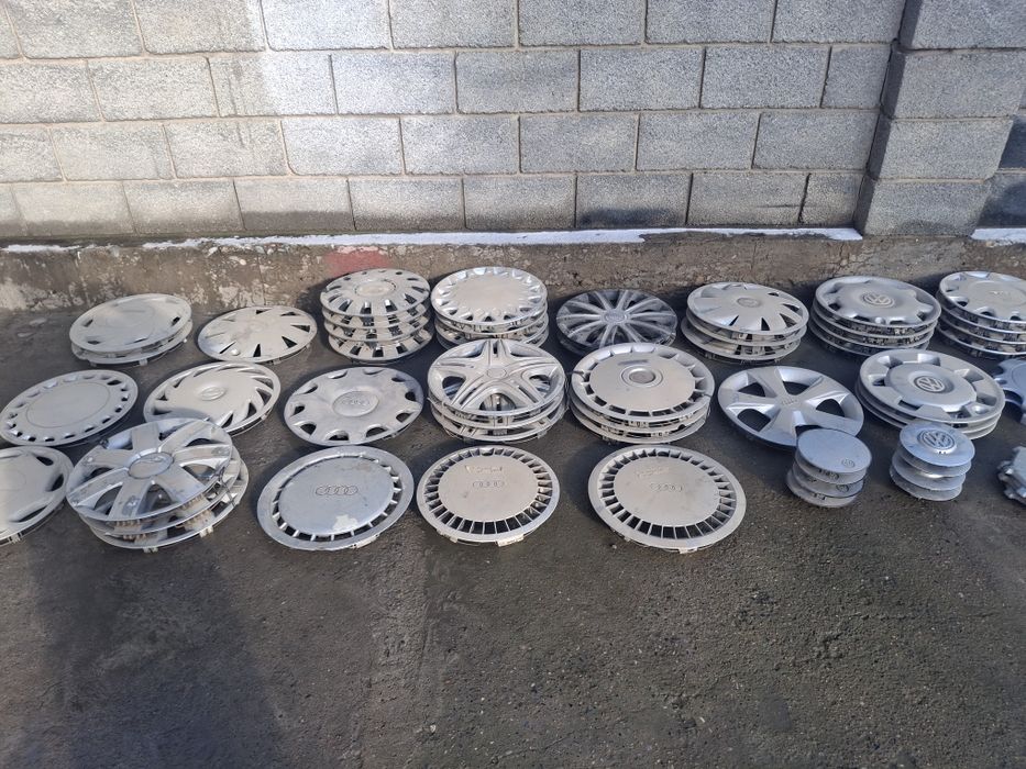 Продам колпаки разные.