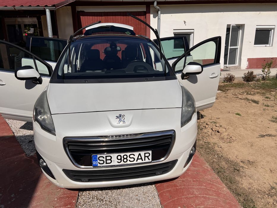 Peugeot 5008 2014  7 locuri 240000 km reali, consum 5,5% Full Option !