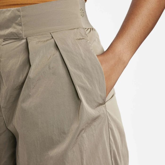 Дамско долнище/панталон Nike Tech Pack Repel - размер S/M