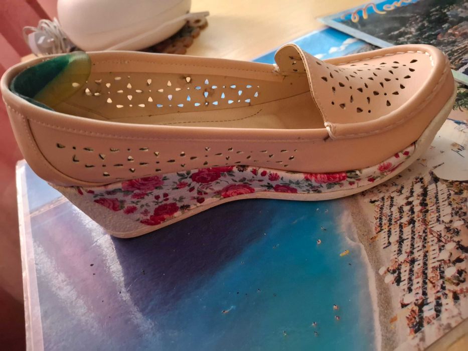 Елегантни дамски обувки