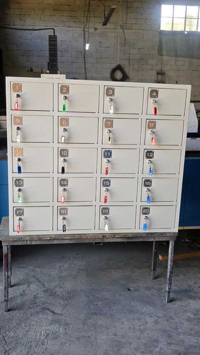 Шкаф для хранения мобильных телефонов на 20 ячеек