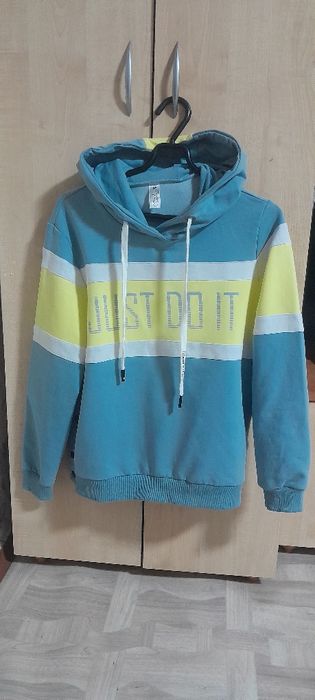 Продам женский костюм,почти новый.