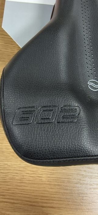 НОВА Седалка SQlab 602 Ergolux Active Trekking black 16см