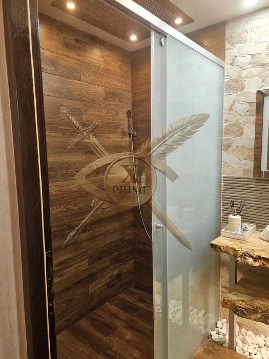 Тристаен апартамент в Червен Площад! 21508692