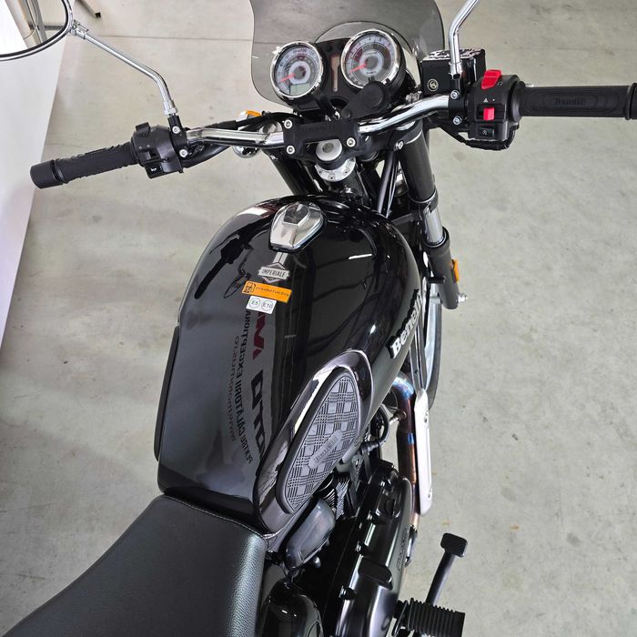 Motocicleta Benelli Imperiale 400 ABS | BNBF68439 | motomus.ro
